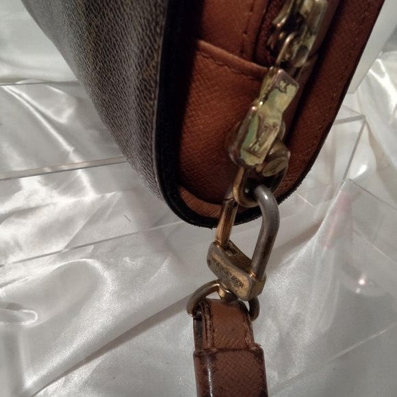 Louis Vuitton Brown Monogram Clutch - Picture 5 of 12